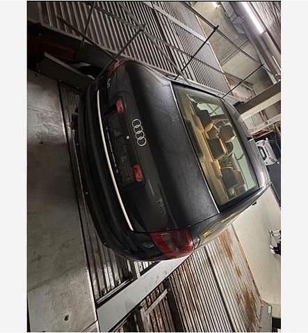 Gebraucht Audi A6 220 PS (161 kW) 2003 Schwarz Limousine