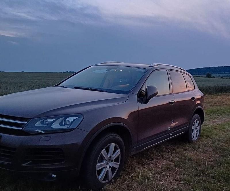 Braun Gebraucht 2012 VW Touareg Terrain Tech SUV | 13.499 € (Guter Preis) - Bild 1/4