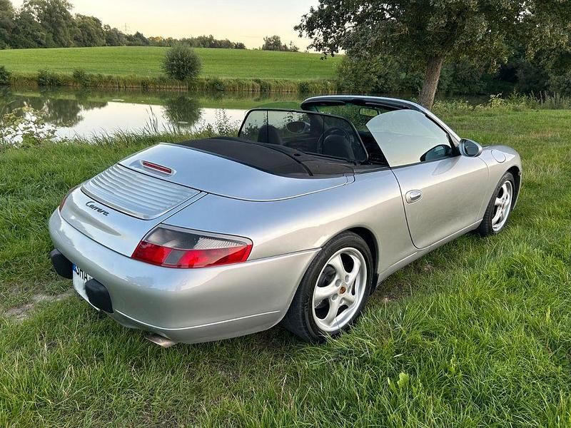 Gebraucht Porsche 996 300 PS (220 kW) 2000 Silber Cabrio