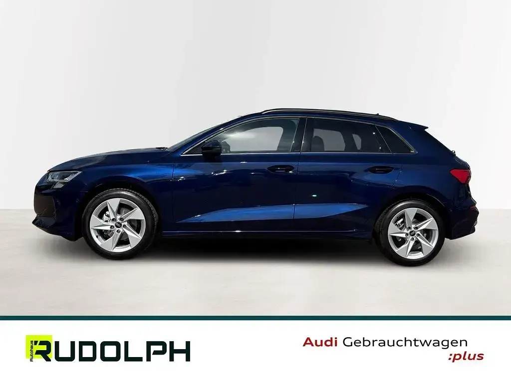 Gebraucht Audi A3 Ambiente 116 PS (85 kW) 2025 Blau Limousine