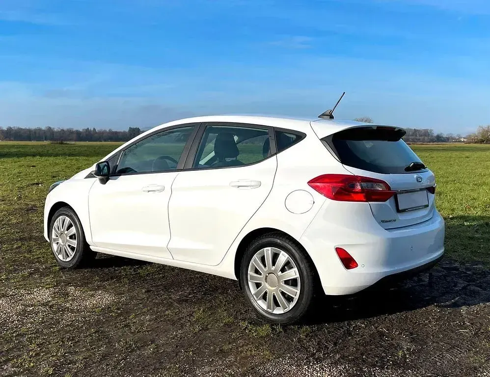 Gebraucht Ford Fiesta Cool & Connect 75 PS (55 kW) 2020 Weiß Kleinwagen