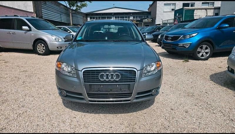 Grau Gebraucht 2005 Audi A4 Limousine | 4.600 € (Fairer Preis) - Bild 1/4