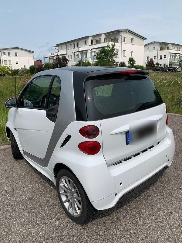Weiß Gebraucht 2013 Smart ForTwo Coupé Coupé | 5.250 € (Fairer Preis) - Bild 1/4