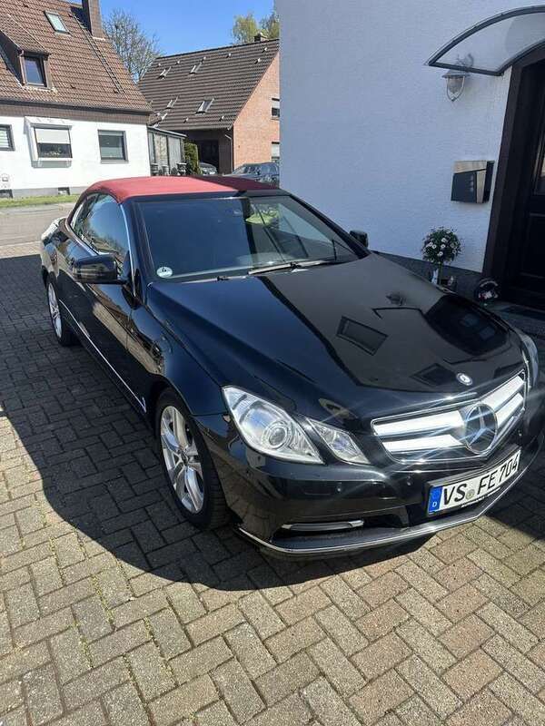 Schwarz Gebraucht 2013 Mercedes E220 Cabrio | 11.000 € (Superpreis) - Bild 1/4