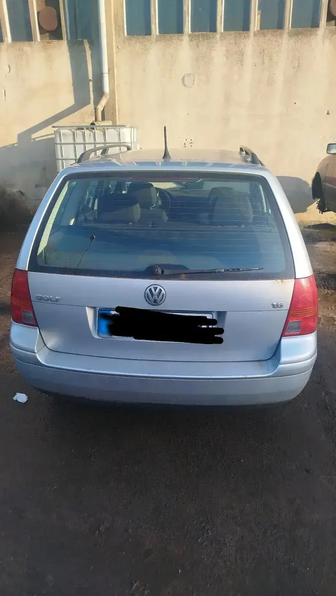 Second-hand VW Golf IV 105 CP (77 kW) 2001 Argintiu Break