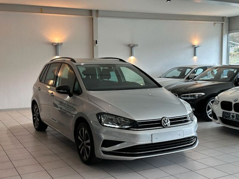 Silber Gebraucht 2020 VW Golf Sportsvan Van / Kleinbus | 13.999 € (Superpreis) - Bild 1/4