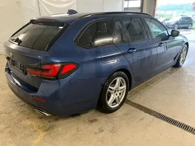 Gebraucht BMW 520 Sport Line 190 PS (139 kW) 2020 Blau Limousine