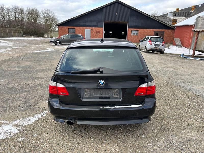 Gebraucht BMW 520 Sport Line 177 PS (130 kW) 2007 Schwarz Kombi