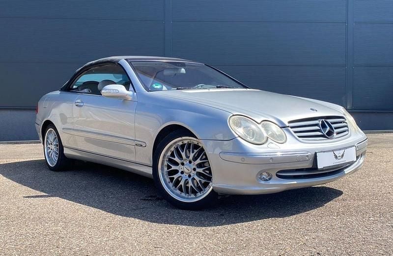 Silber Gebraucht 2004 Mercedes CLK200 Avantgarde Cabrio | 3.980 € (Fairer Preis) - Bild 1/4