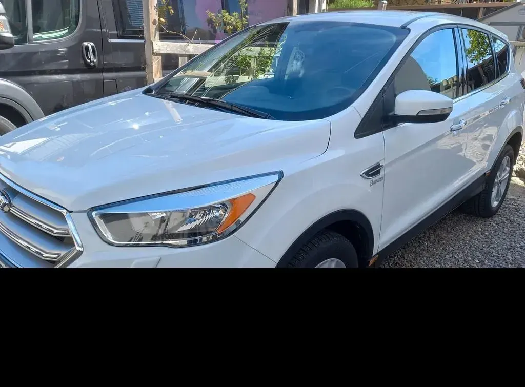 Gebraucht Ford Kuga Trend 120 PS (88 kW) 2017 Weiß SUV