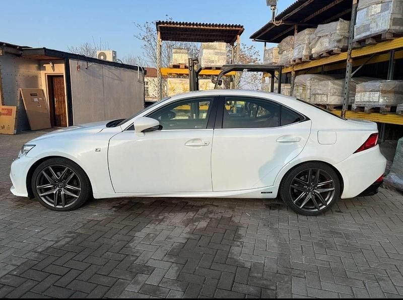 Gebraucht Lexus IS300h Sport Line 181 PS (133 kW) 2014 Weiß Limousine