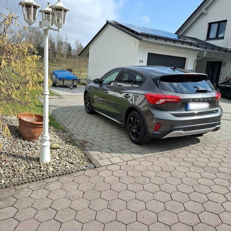 Gebraucht Ford Focus Active 150 PS (110 kW) 2019 Grau Limousine