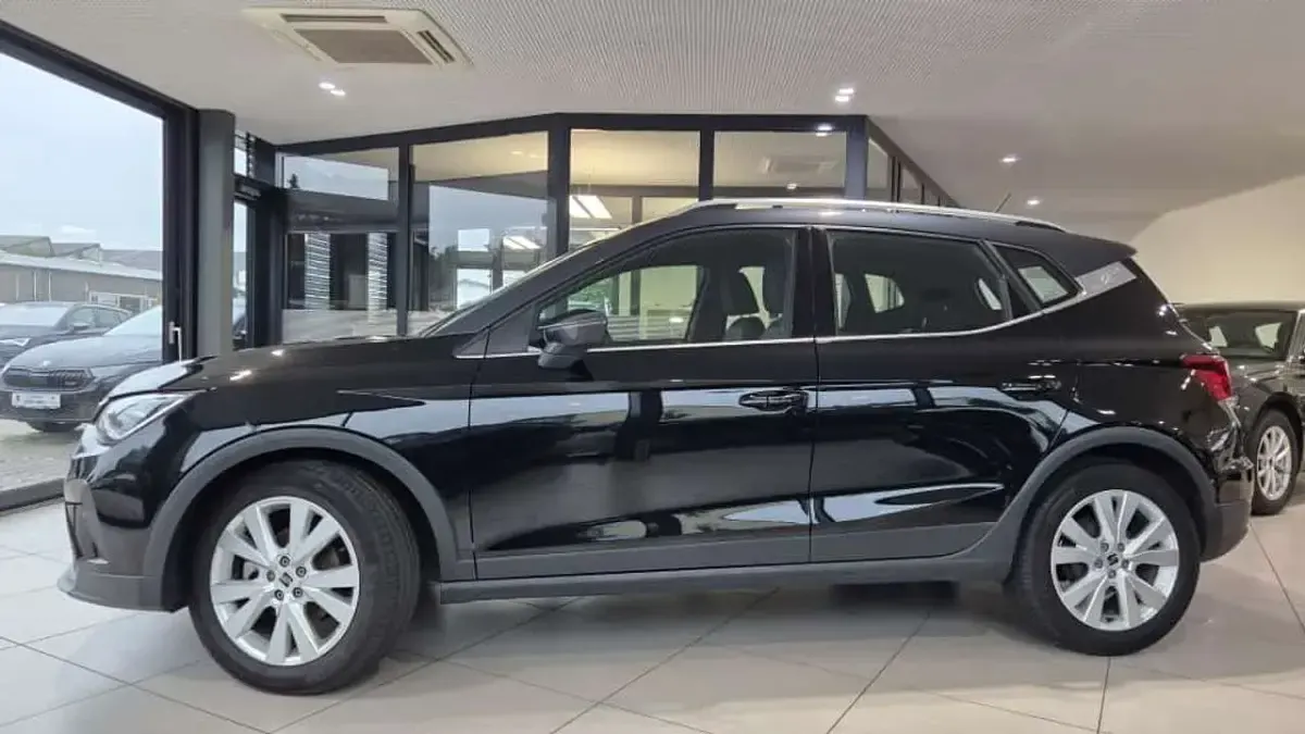 Gebraucht Seat Arona Xperience 95 PS (69 kW) 2022 Schwarz / dach in grau SUV