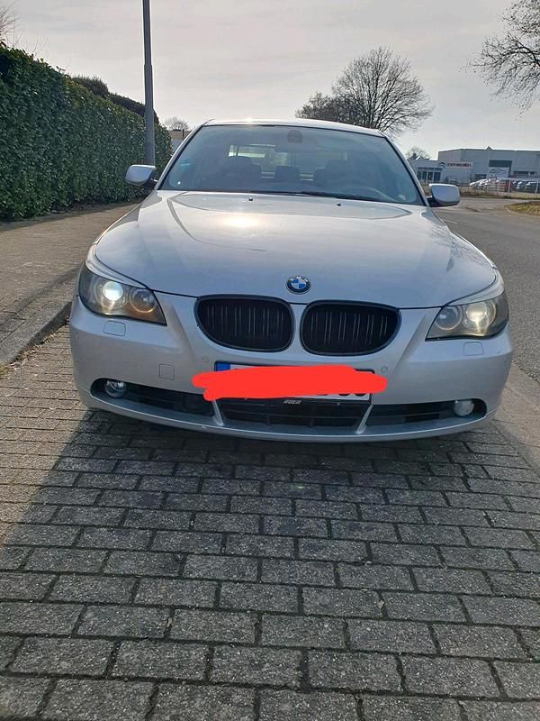 Gebraucht BMW 525 177 PS (130 kW) 2004 Grau Limousine