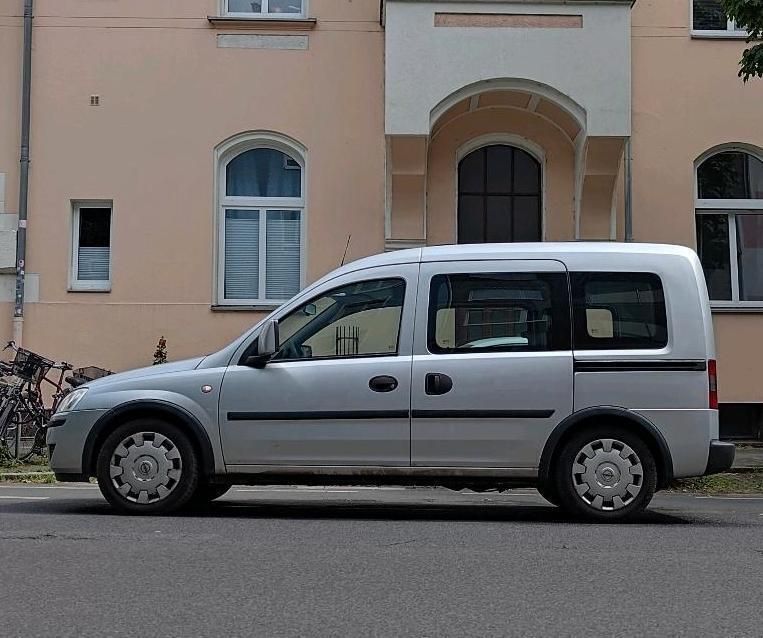 Silber Gebraucht 2007 Opel Combo Van / Kleinbus | 1.350 € (Superpreis) - Bild 1/4