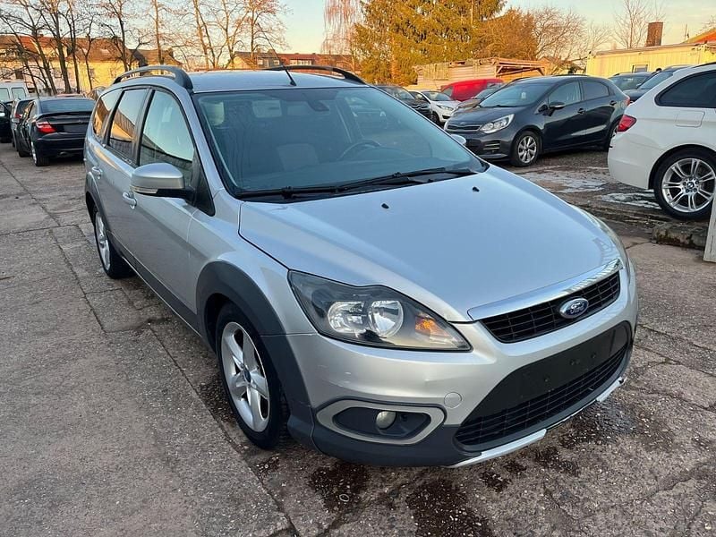 Gebraucht Ford Focus Style 90 PS (66 kW) 2010 Silber Kombi