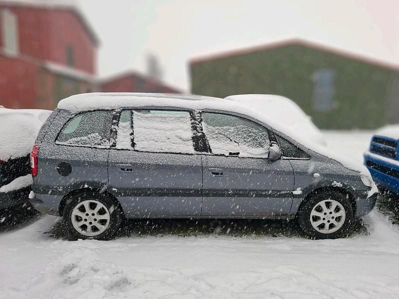 Grau Gebraucht 2005 Opel Zafira Van / Kleinbus | 1.350 € (Superpreis) - Bild 1/4
