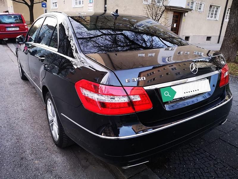 Gebraucht Mercedes E350 Avantgarde 265 PS (194 kW) 2011 Schwarz Limousine