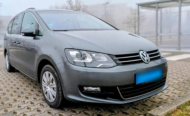 Grau Gebraucht 2011 VW Sharan Van / Kleinbus | 11.999 € (Etwas zu teuer) - Bild 1/4