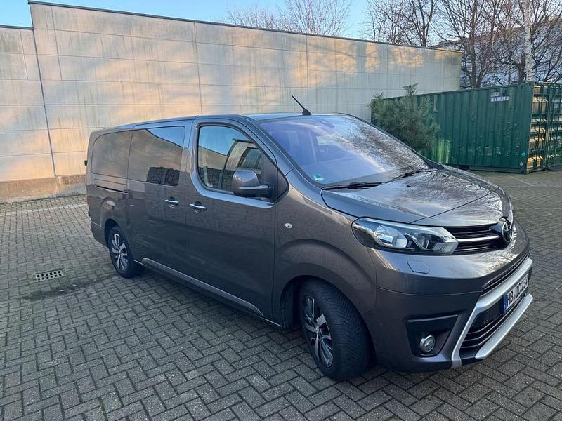 Gebraucht Toyota Proace Executive 140 PS (102 kW) 2022 Grau Van / Kleinbus