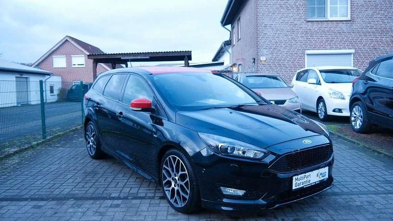 Schwarz Gebraucht 2017 Ford Focus ST-Line Kombi | 15.990 € (Teuer) - Bild 1/4