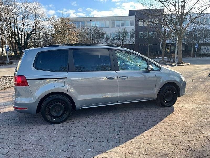 Gebraucht VW Sharan Trendline 150 PS (110 kW) 2010 Blau Van / Kleinbus