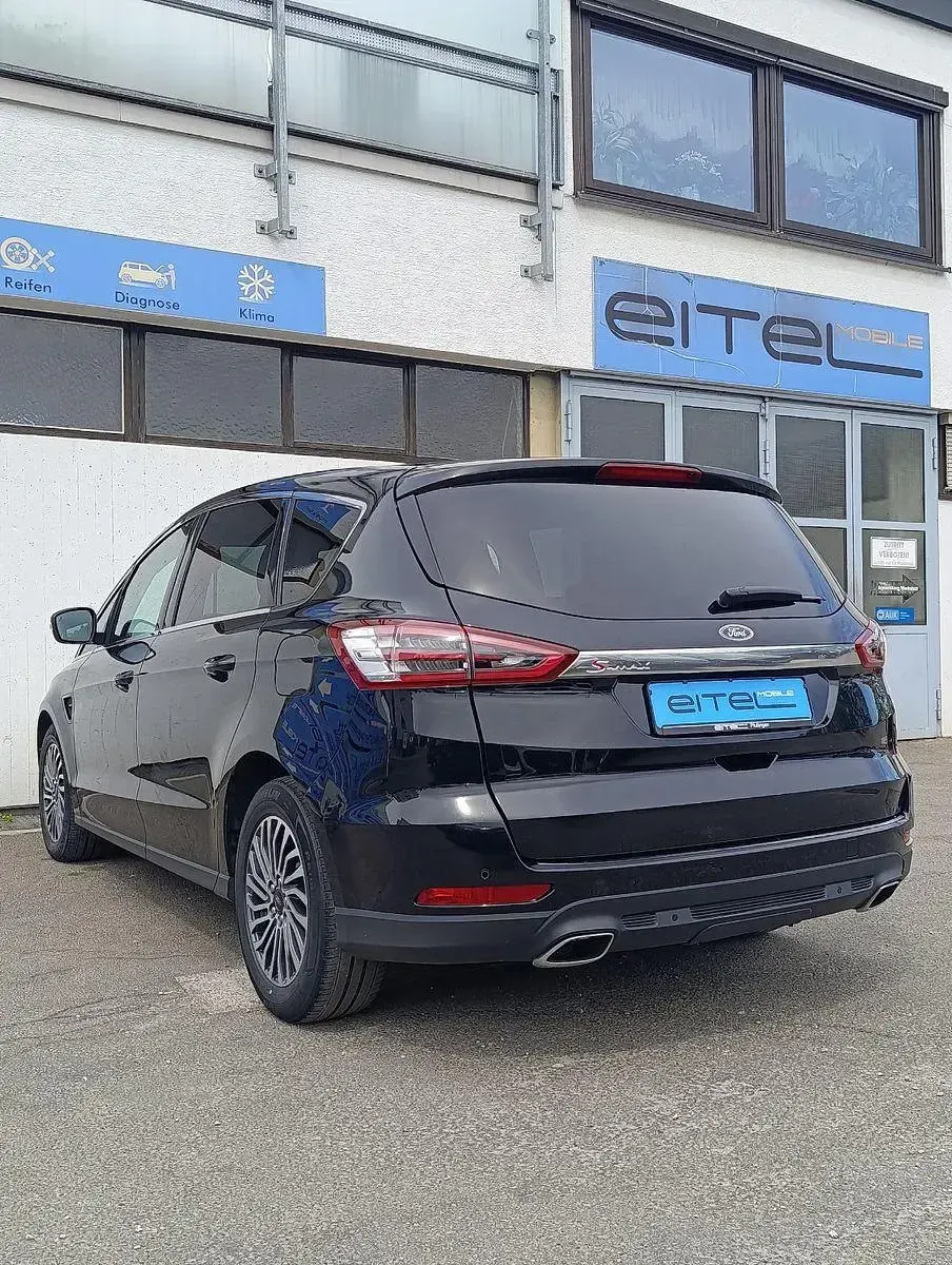 Gebraucht Ford S-MAX Titanium 190 PS (139 kW) 2019 Schwarz Van / Kleinbus