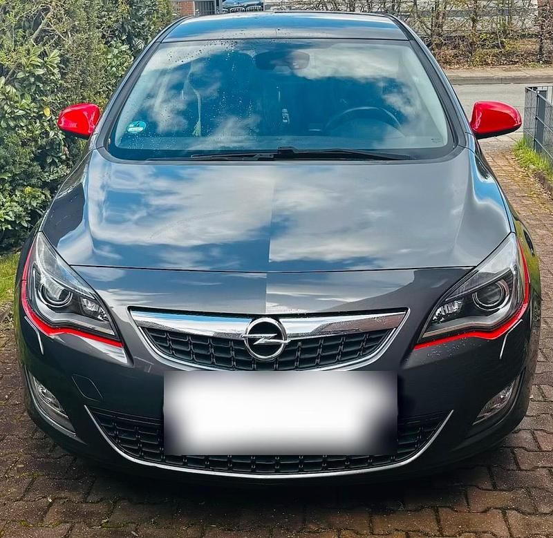 Gebraucht Opel Astra 140 PS (102 kW) 2011 Grau Kleinwagen