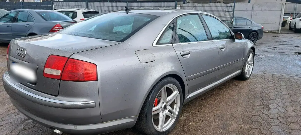 Second-hand Audi A8 275 CP (202 kW) 2004 Berlinǎ