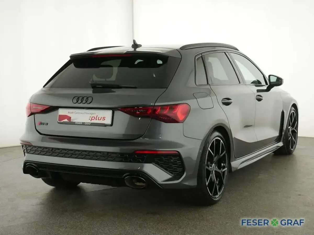 Gebraucht Audi RS3 Sport 400 PS (294 kW) 2023 Daytonagrau Limousine