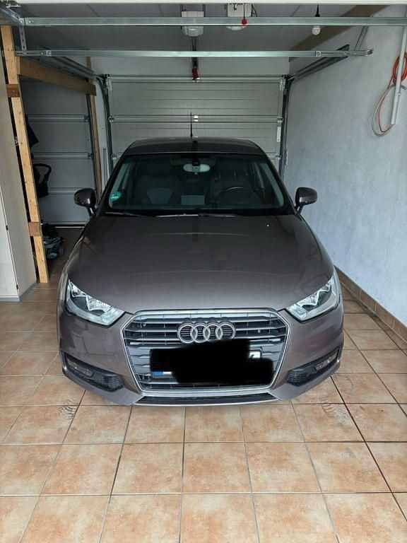Braun Gebraucht 2015 Audi A1 Kleinwagen | 11.999 € (Fairer Preis) - Bild 1/4