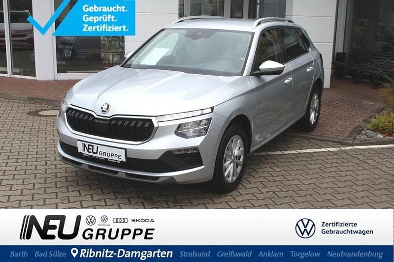 Brillantsilber Gebraucht 2024 Skoda Kamiq Selection SUV | 22.779 € (Fairer Preis) - Bild 1/4