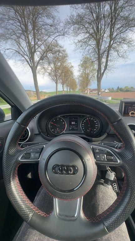 Używany Audi A1 Ambition 122 KM (89 kW) 2011 Biały Hatchback