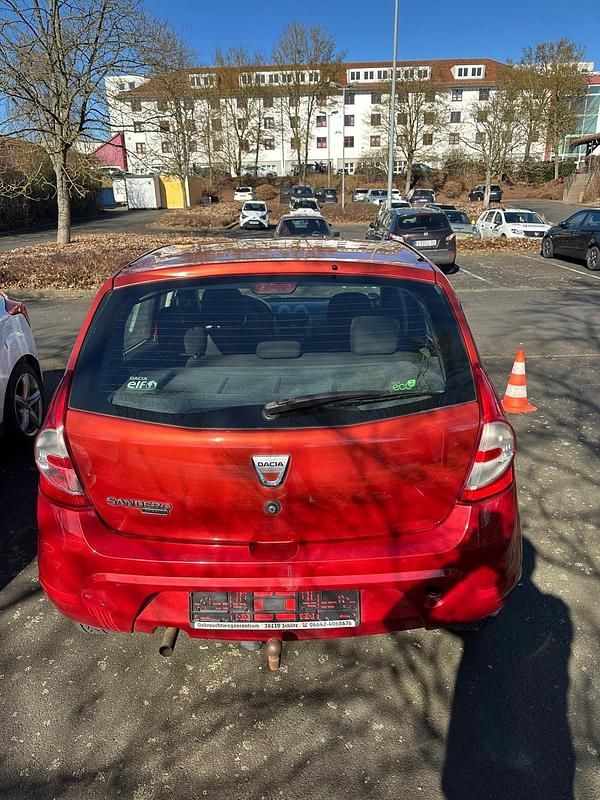Gebraucht Dacia Sandero 100 PS (73 kW) 2010 Rot Kleinwagen
