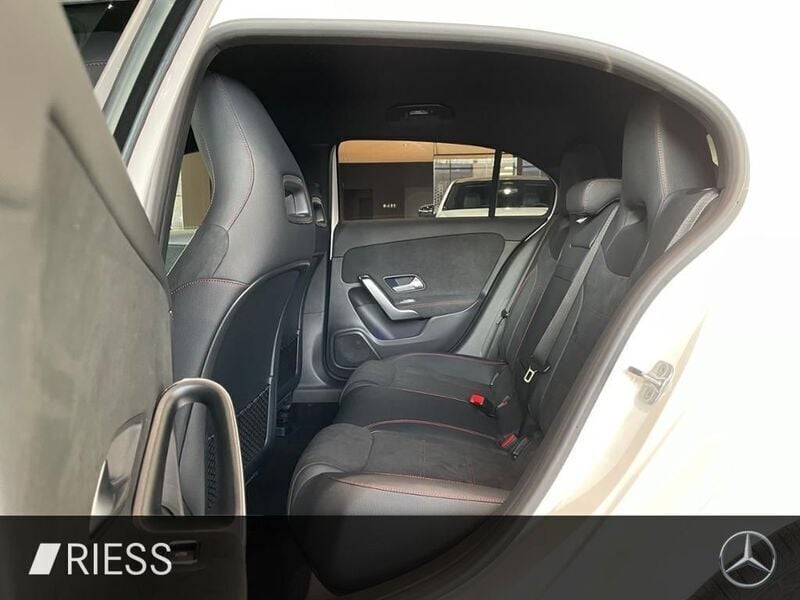 Gebraucht Mercedes A200 AMG 150 PS (110 kW) 2025 Weiss Limousine