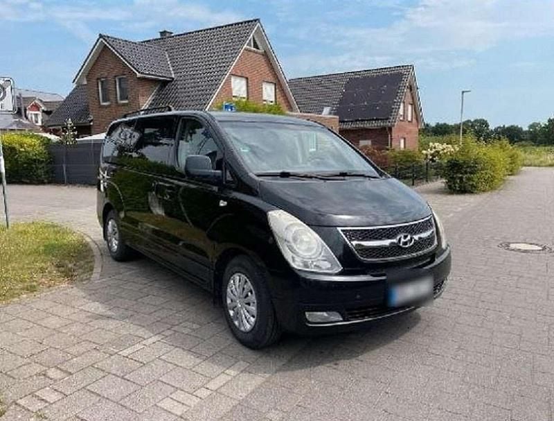 Schwarz Gebraucht 2010 Hyundai H-1 Van / Kleinbus | 5.875 € (Superpreis) - Bild 1/4