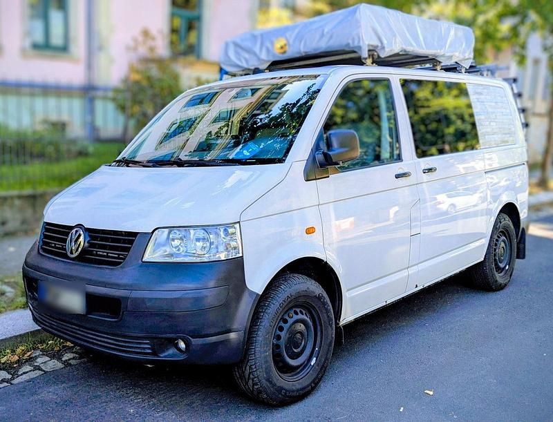 Second-hand VW Transporter 132 CP (97 kW) 2007 Roșu Van