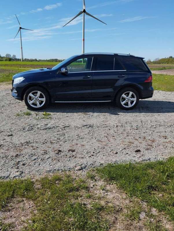 Blau Gebraucht 2018 Mercedes GLE350 SUV | 29.000 € (Superpreis) - Bild 1/4