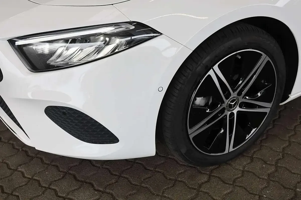 Gebraucht Mercedes A220 Progressive 190 PS (139 kW) 2024 Unilack polarweiß Limousine