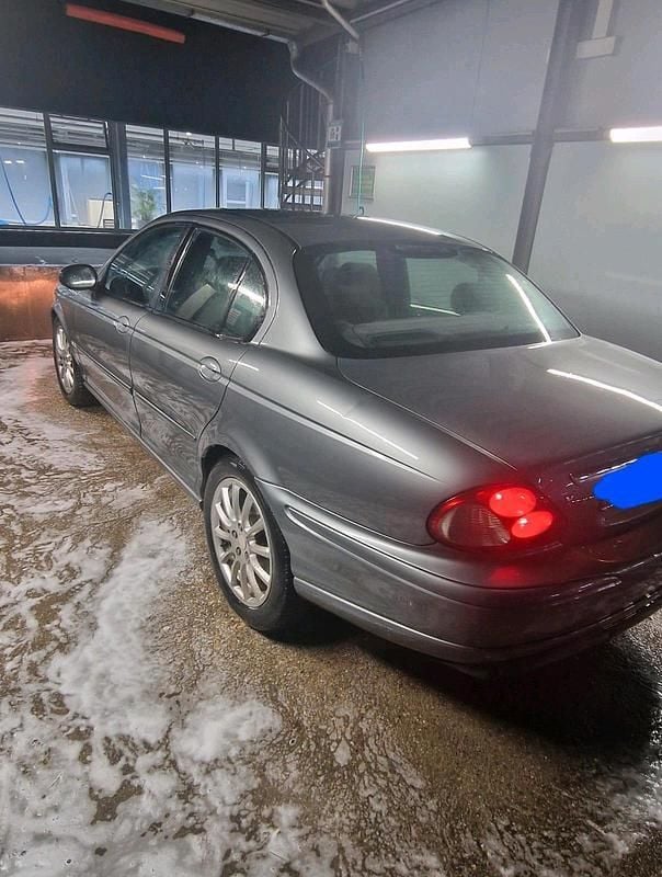 Grau Gebraucht 2005 Jaguar X-type Limousine | 1.500 € (Fairer Preis) - Bild 1/4