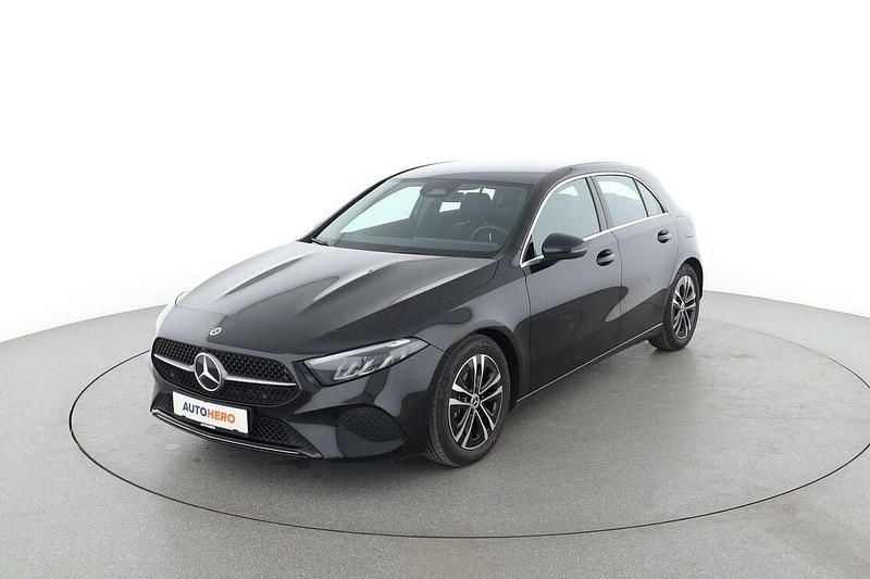 Schwarz Gebraucht 2024 Mercedes A200 Progressive Limousine | 28.700 € (Fairer Preis) - Bild 1/3
