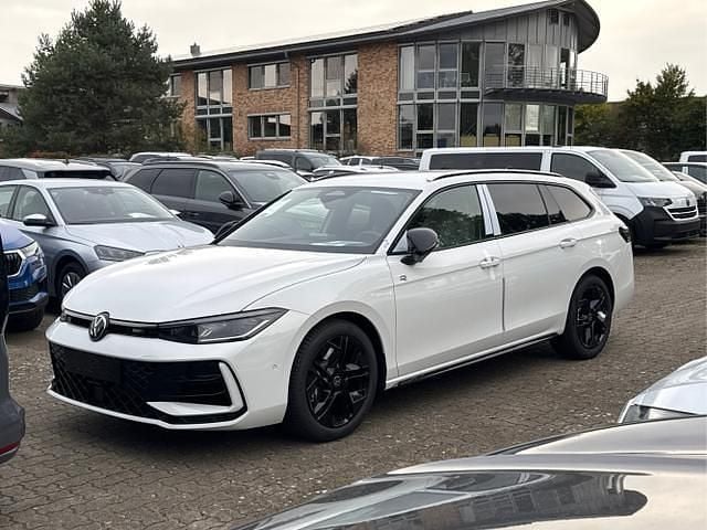 Pure white/weiß Neu 2025 VW Passat Style Kombi | 49.830 € (Superpreis) - Bild 1/4