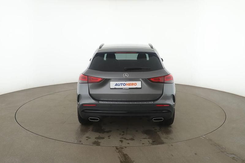 Gebraucht Mercedes GLA200 AMG line 163 PS (119 kW) 2023 Grau SUV