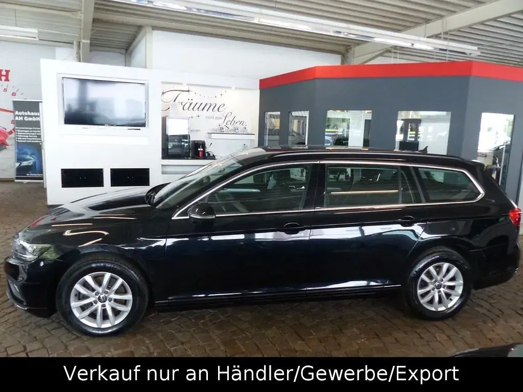 Gebraucht VW Passat Business 150 PS (110 kW) 2022 Schwarz Kombi