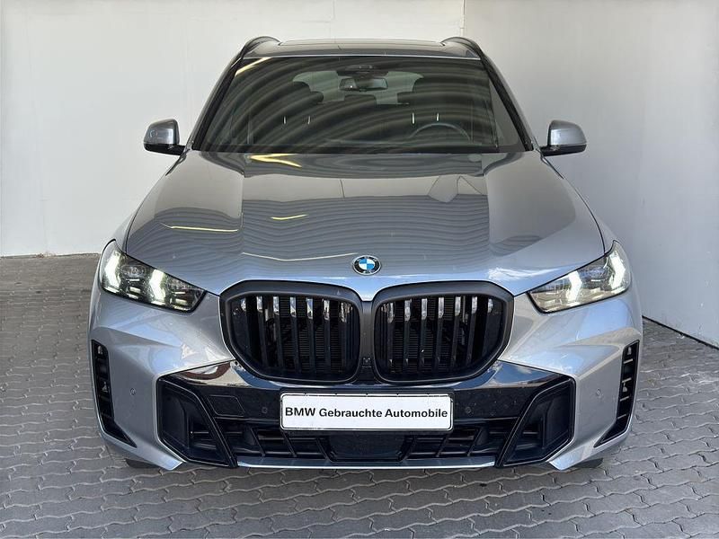 Skyscraper grau met. Gebraucht 2025 BMW X5 M Sport SUV | 81.490 € (Guter Preis) - Bild 1/4