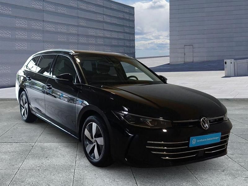 Gebraucht VW Passat Elegance 150 PS (110 kW) 2024 Schwarz Kombi
