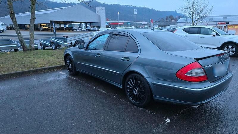 Gebraucht Mercedes E280 190 PS (139 kW) 2008 Grau Limousine