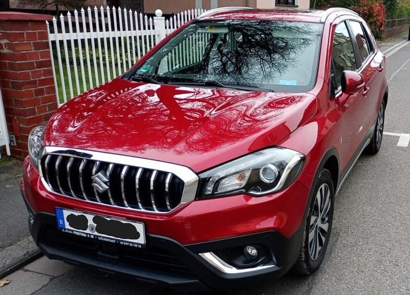 Rot Gebraucht 2021 Suzuki SX4 S-Cross SUV | 19.900 € - Bild 1/4