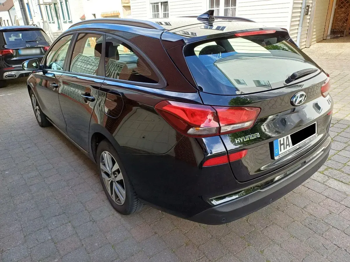 Gebraucht Hyundai i30 Passion Plus 110 PS (80 kW) 2018 Schwarz Kombi