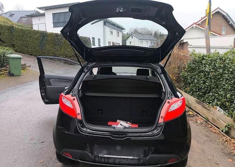 Gebraucht Mazda 2 Independence 75 PS (55 kW) 2010 Schwarz Kleinwagen